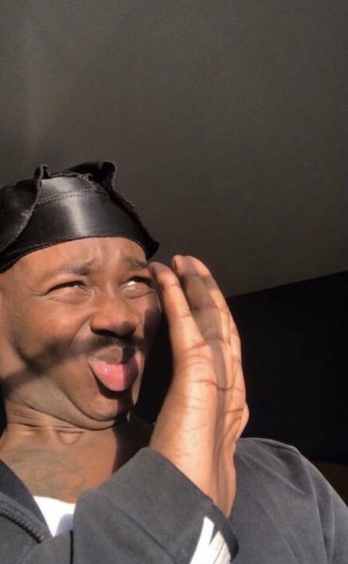 Meme anh da đen biểu cảm hài hước