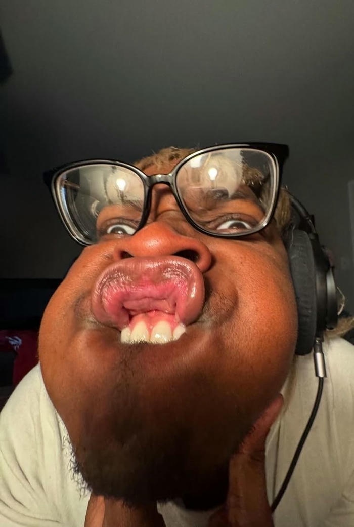 Meme anh da đen biểu cảm hài