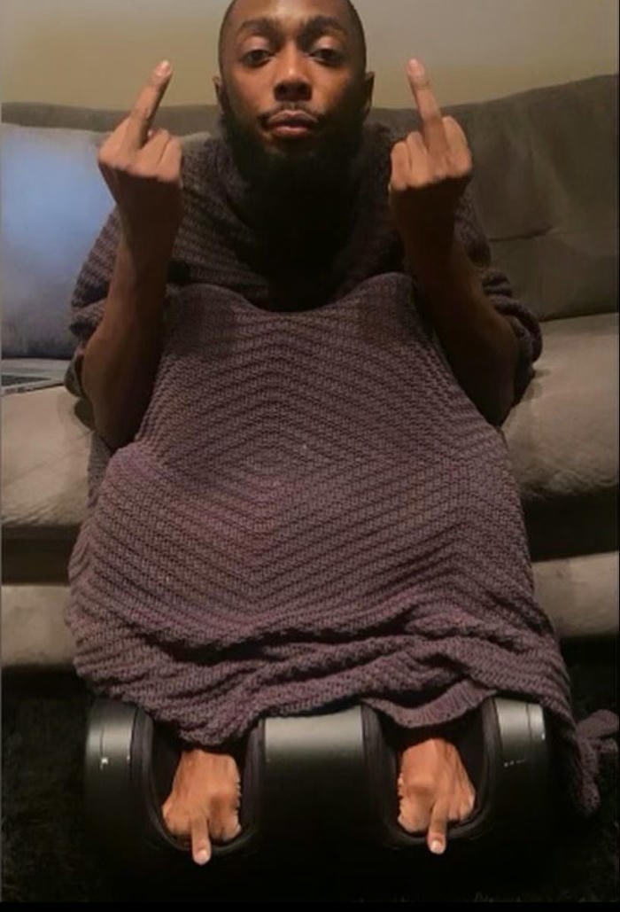 Meme anh da đen châm biếm