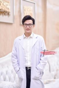 Dược sĩ Tiến là ai - Cuộc đời và sự nghiệp gây tranh cãi