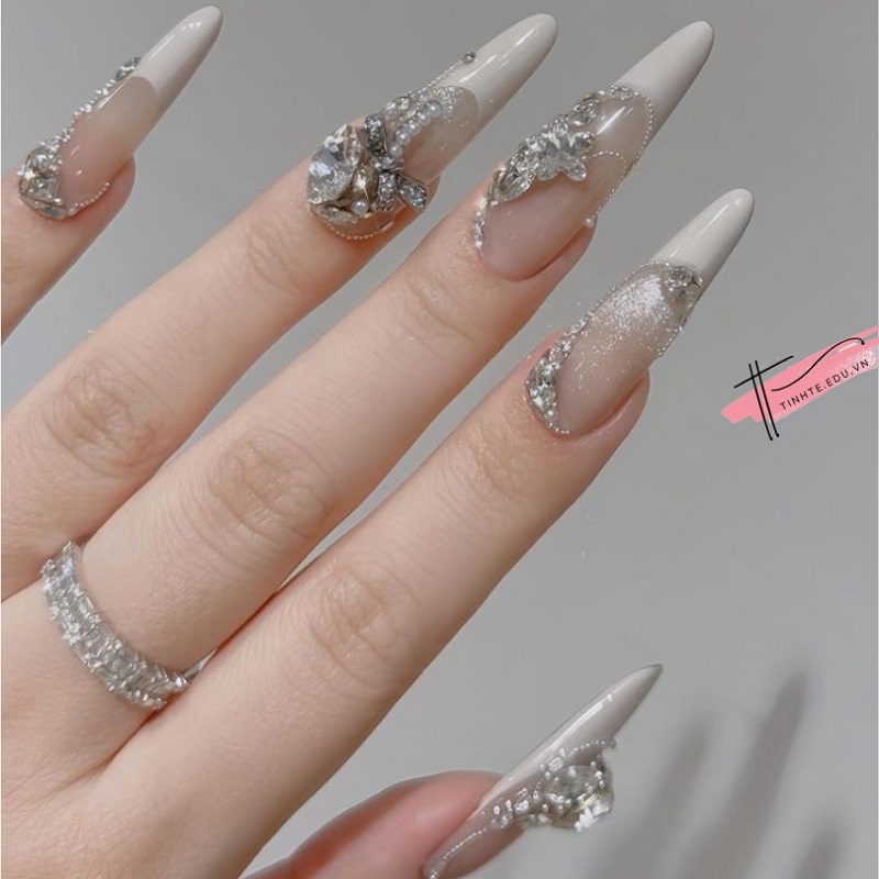 Tổng hợp n+ mẫu nails đẹp đính đá