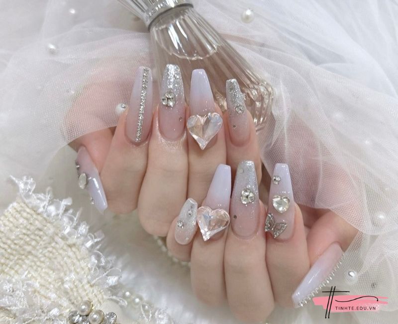Nail Ombre trắng