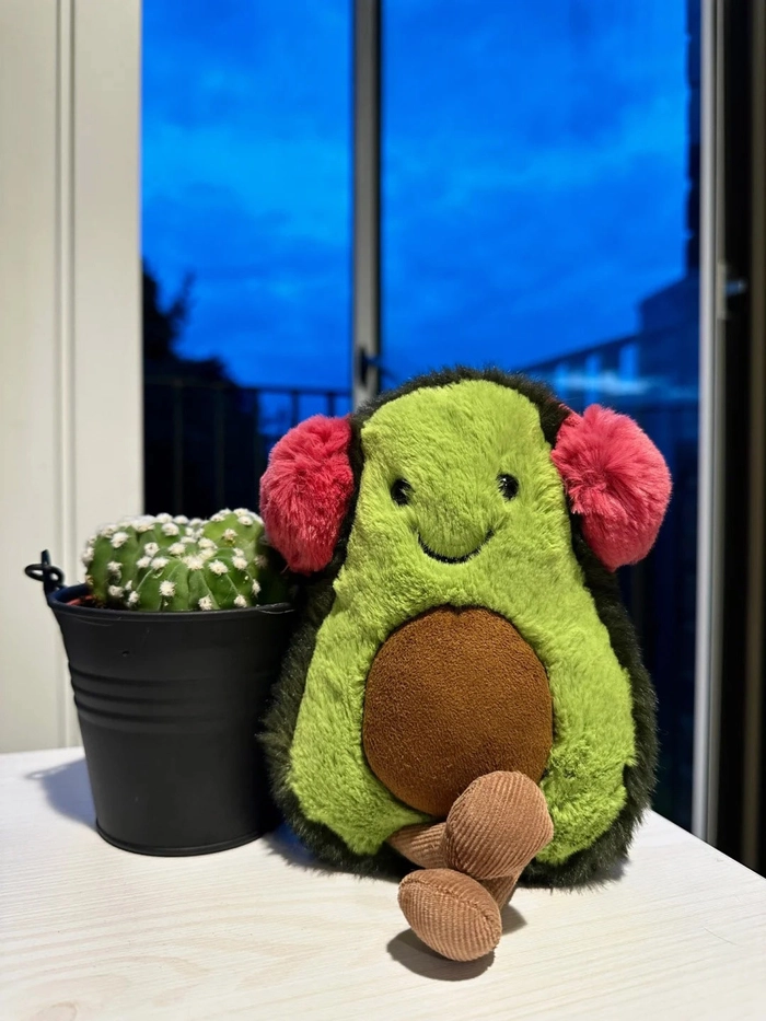Avatar quả bơ cute đơn giản