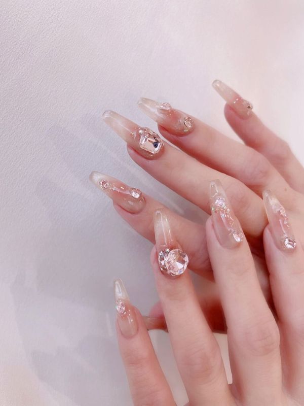 Nail xà cừ đính đá 3