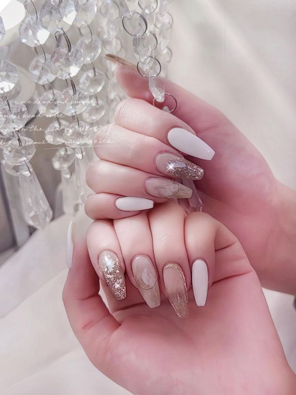 Nail xà cừ trắng