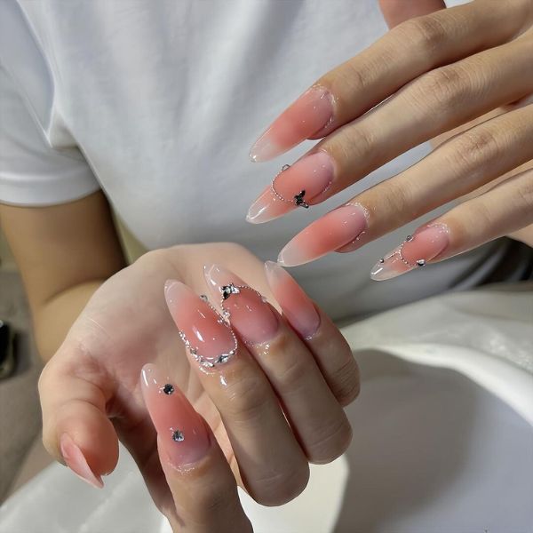 Các mẫu nail dài thanh lịch 2