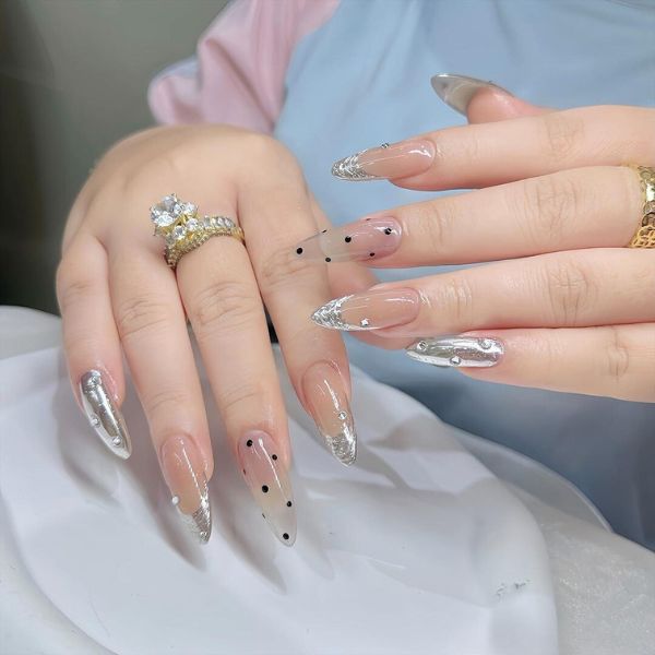 Các mẫu nail dài thanh lịch 5