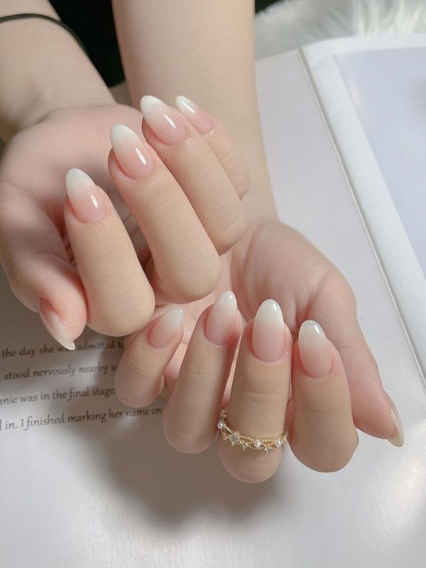 Mẫu nail bóng thời thượng cho học sinh