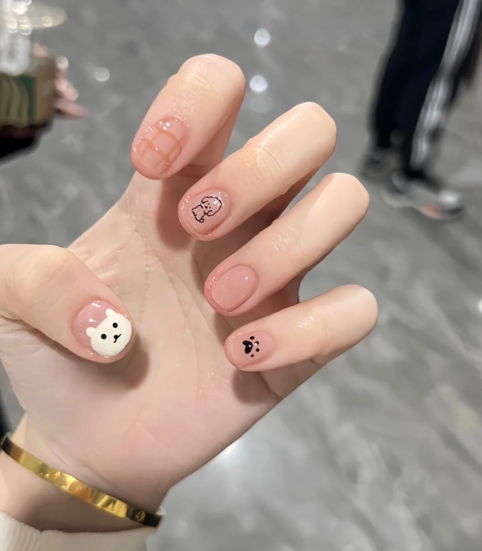Mẫu móng đẹp cho móng ngắn hoa nhí