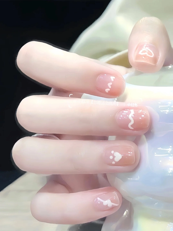 Mẫu nail hồng trắng ngọt ngào