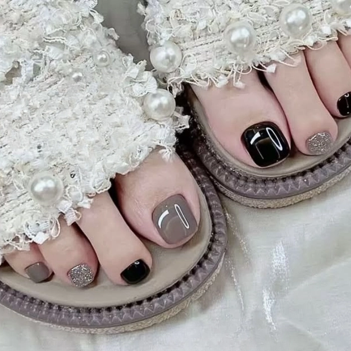 Mẫu nail móng chân cho da ngăm đẹp