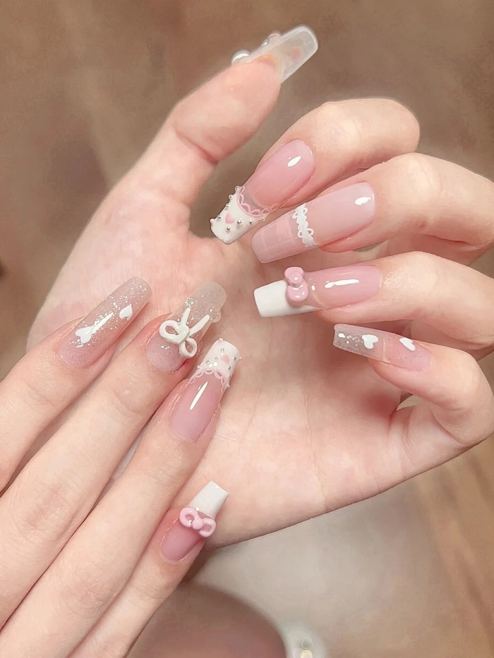 Mẫu nail trắng hồng cho tay ngọc