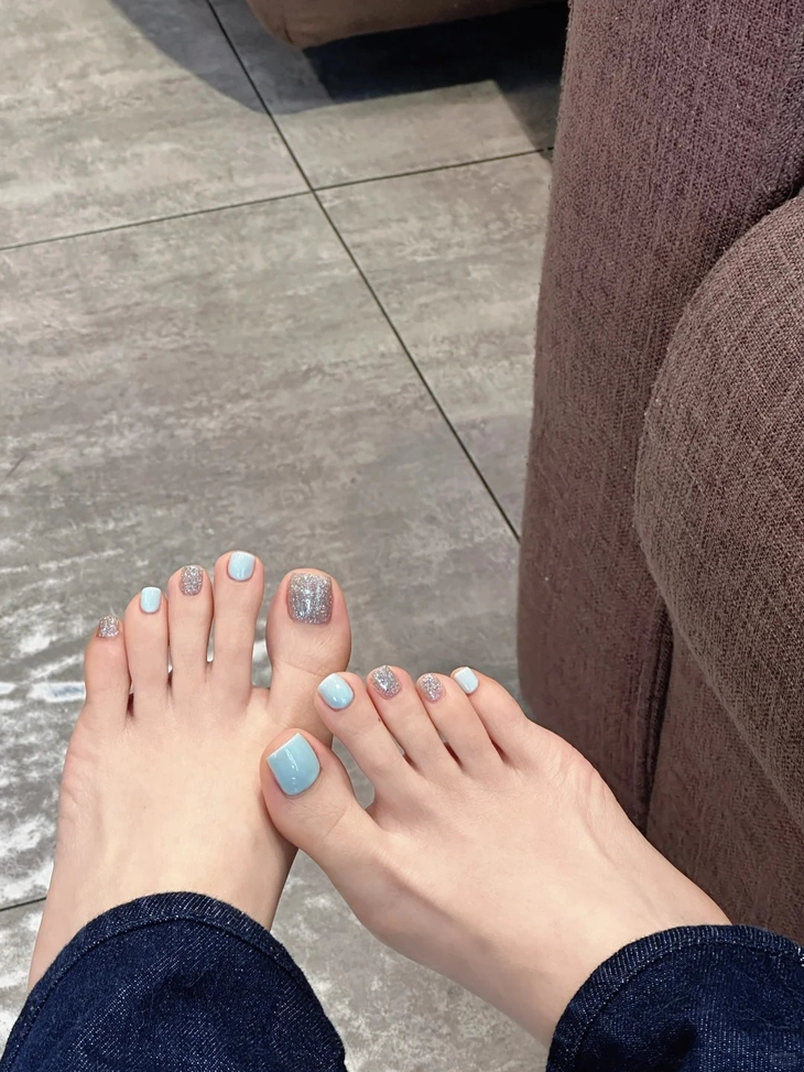 Mẫu nail xám xi măng hiện đại
