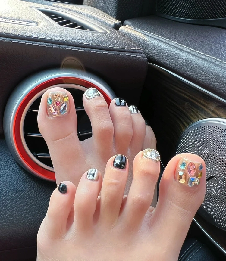 Nail chân đính đá khối ánh hologram