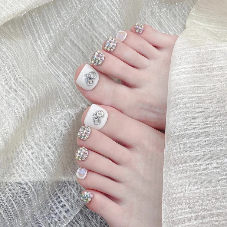Nail chân đính đá khối cực phẩm