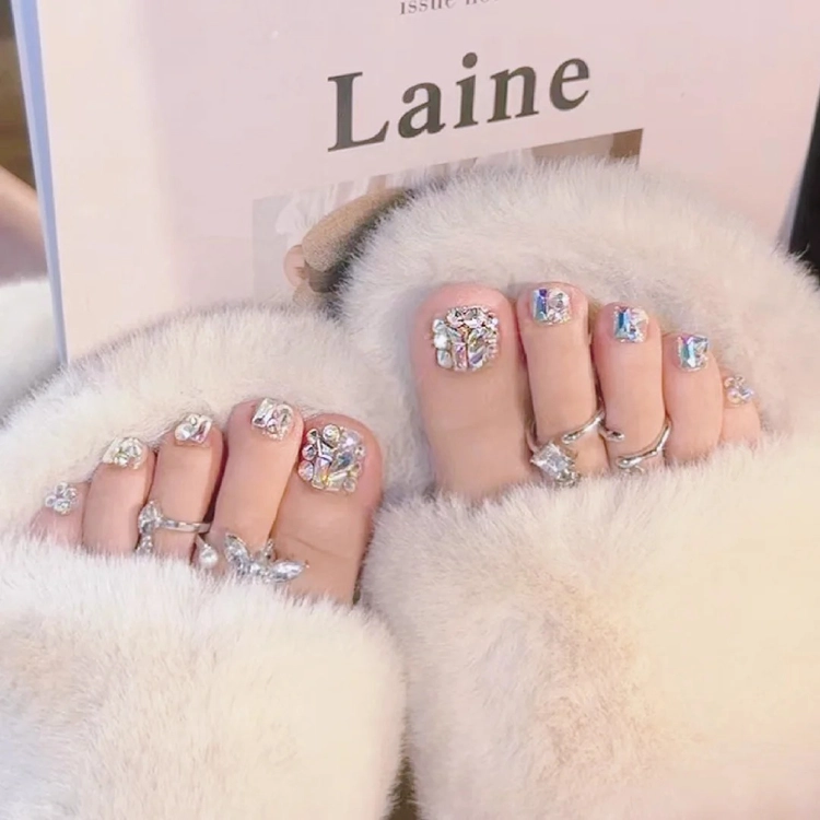 Nail chân đính đá khối kết hợp hoa