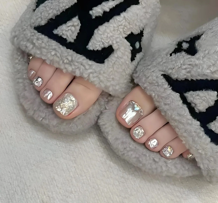 Nail chân đính đá khối nhám nhẹ