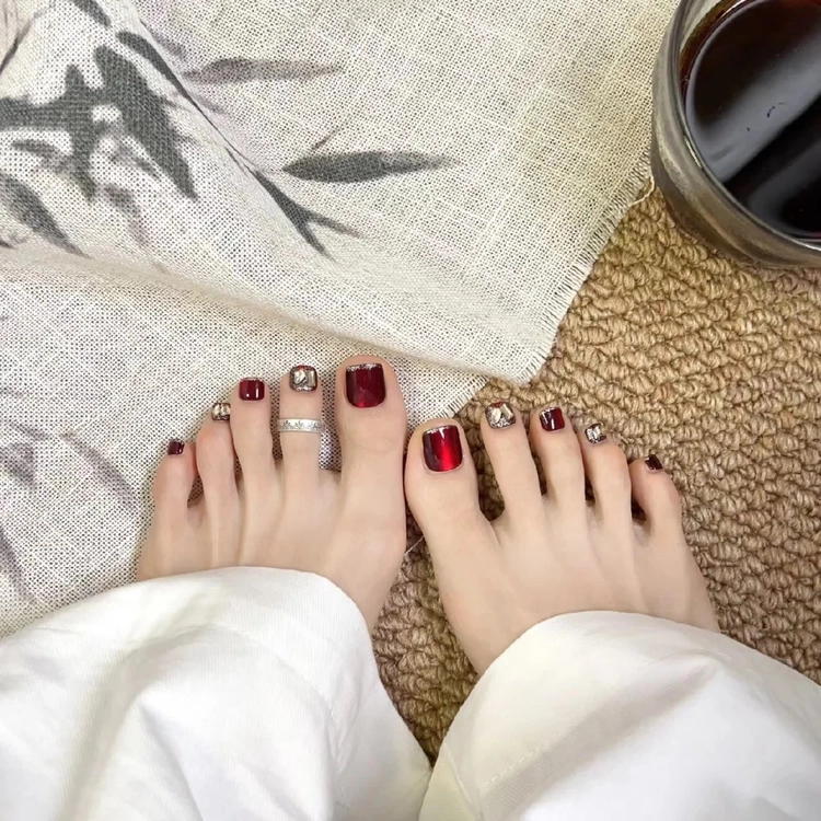 Nail chân đính đá khối siêu xinh