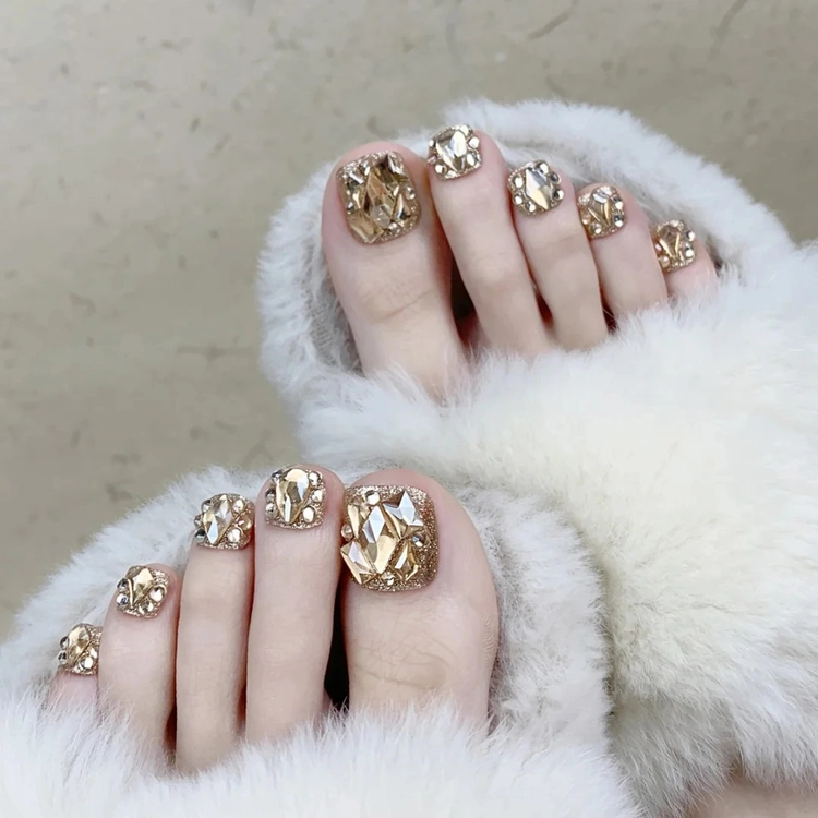 Nail chân đính đá khối xinh xắn
