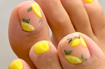 Gợi ý 130+ mẫu nail chân màu vàng tươi tắn, nổi bật hết nấc