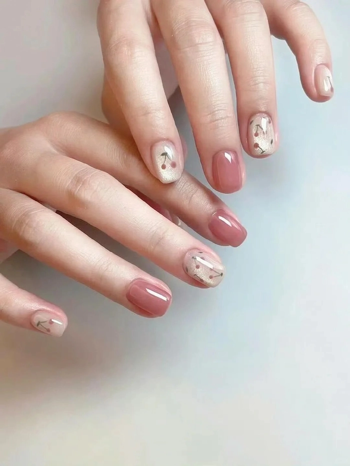 Nail hồng trắng đơn giản mà sang
