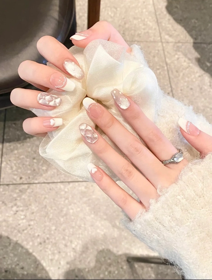Nail hồng trắng nhẹ nhàng cho nàng