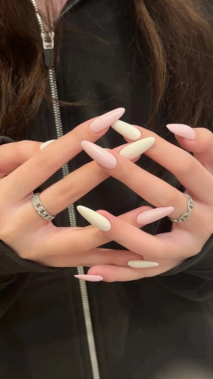 Nail trắng hồng nhẹ nhàng