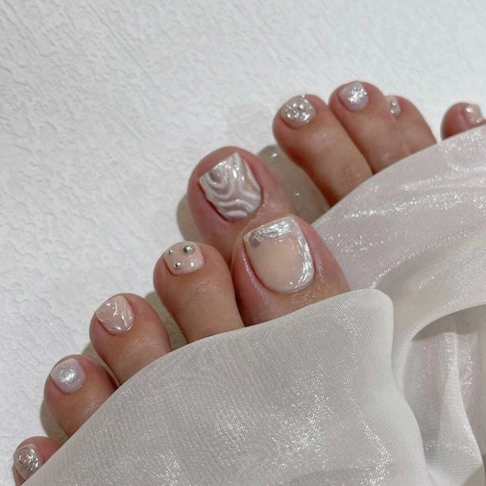 Sơn gel móng chân ánh kim lấp lánh