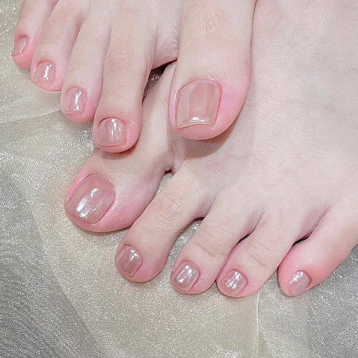 Sơn gel móng chân màu hồng pastel