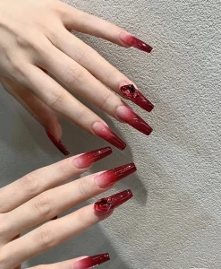 mẫu nail tay đỏ đính đá