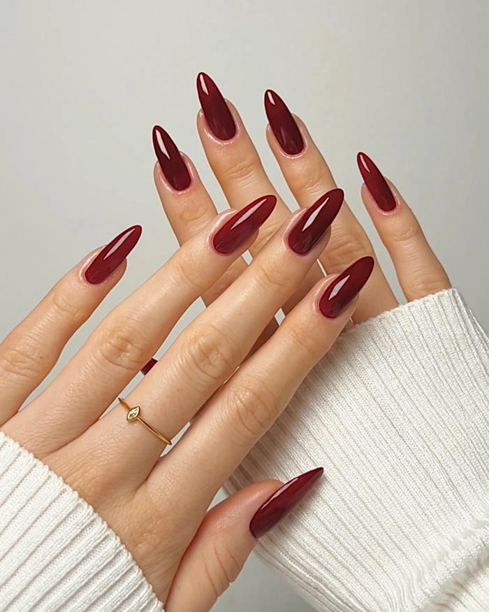 mẫu nail tay đỏ đơn giản