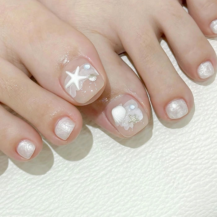 Các mẫu nail chân đẹp đơn giản