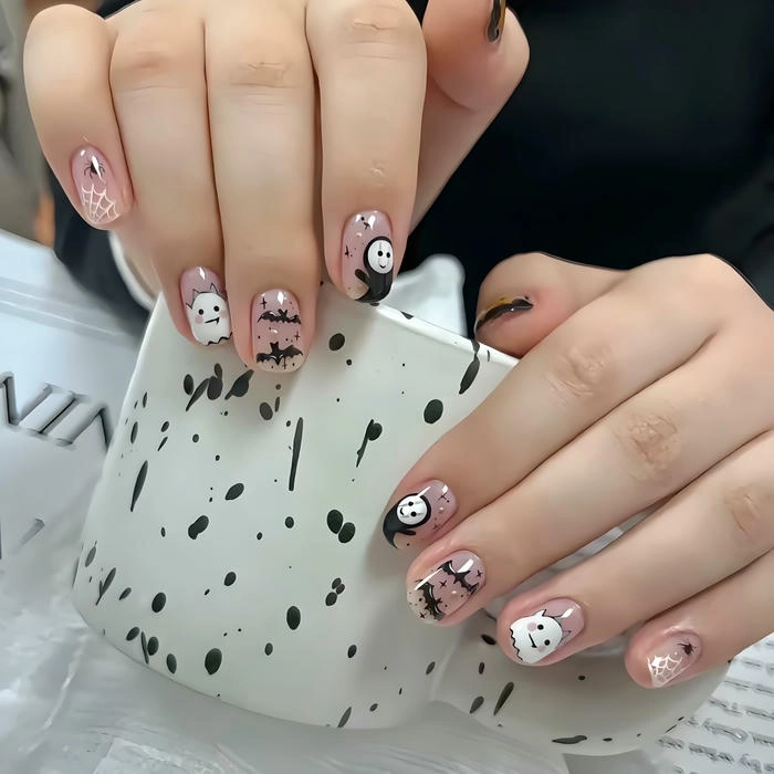 Halloween nails pastel dễ mix đồ