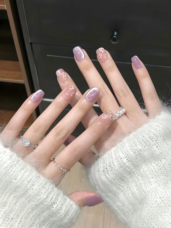 Kiểu nail màu tím nhạt nhẹ nhàng