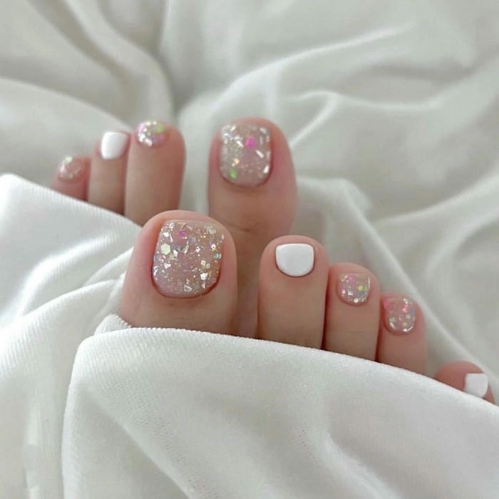 Mẫu nail chân đơn giản style Hàn