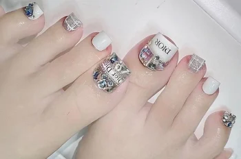 229+ mẫu nail chân sang chảnh cực xinh chuẩn “chị đẹp”