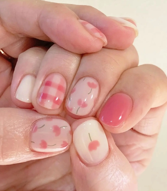 Mẫu nail cho học sinh THPT hình hoa