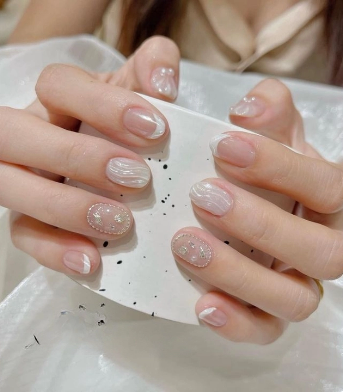 Mẫu nail cho học sinh THPT nhẹ nhàng trắng da