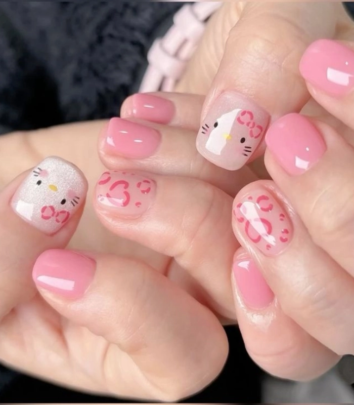 Mẫu nail cho học sinh cấp 1 Hello Kitty tông hồng