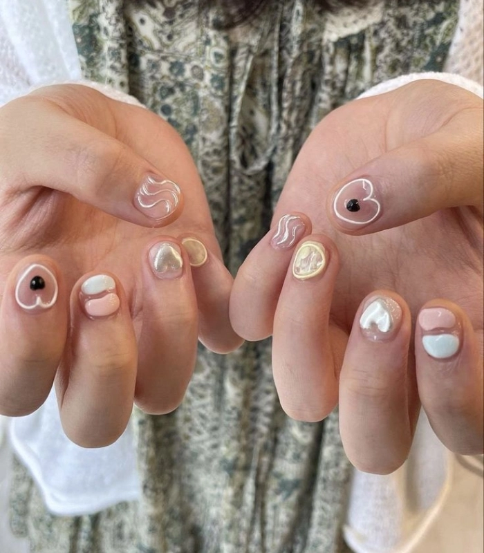 Mẫu nail cho học sinh cấp 1 hình trái tim