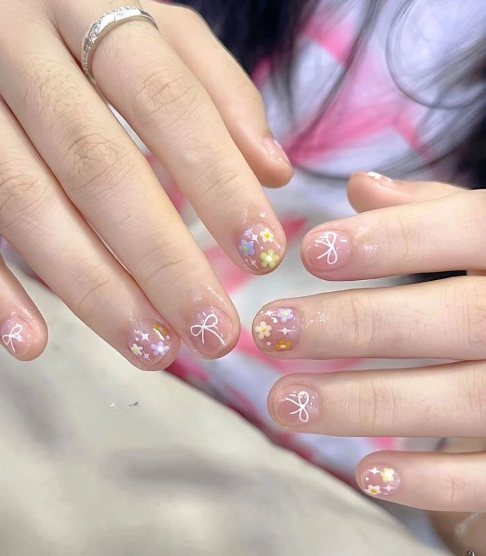 Mẫu nail cho học sinh cấp 1 màu nhạt