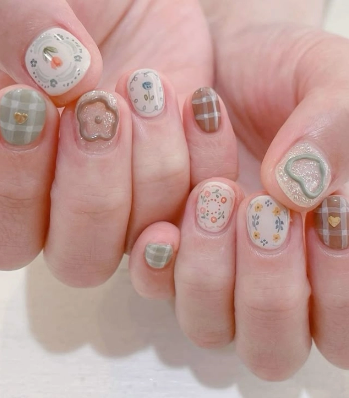 Mẫu nail cho học sinh cấp 1 với hoa nhí