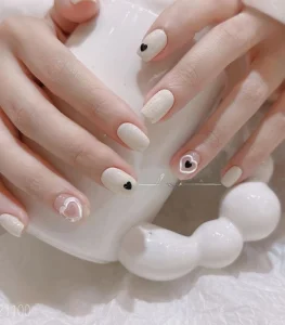 Mẫu nail cho học sinh cấp 3 có họa tiết