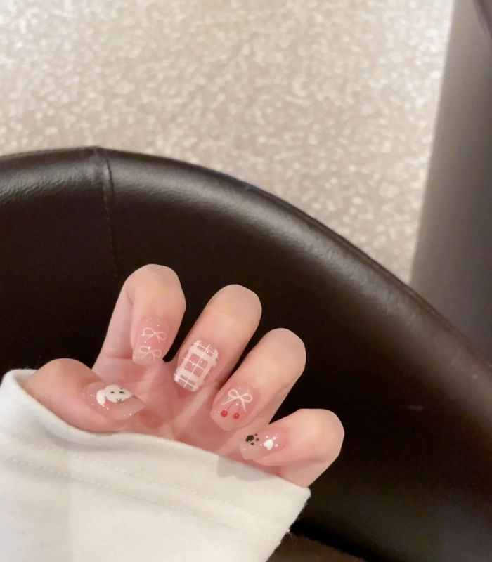 Mẫu nail cho học sinh cấp 3 màu hồng