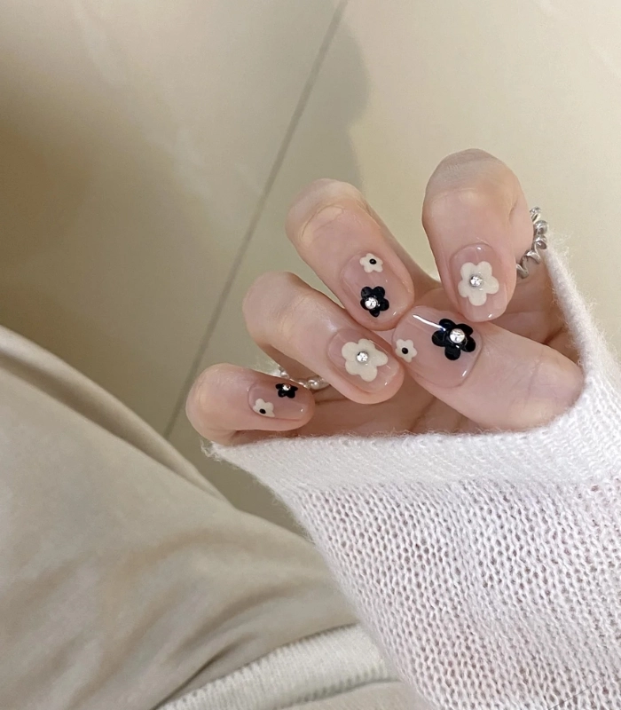 Mẫu nail dễ thương cho học sinh cấp 2