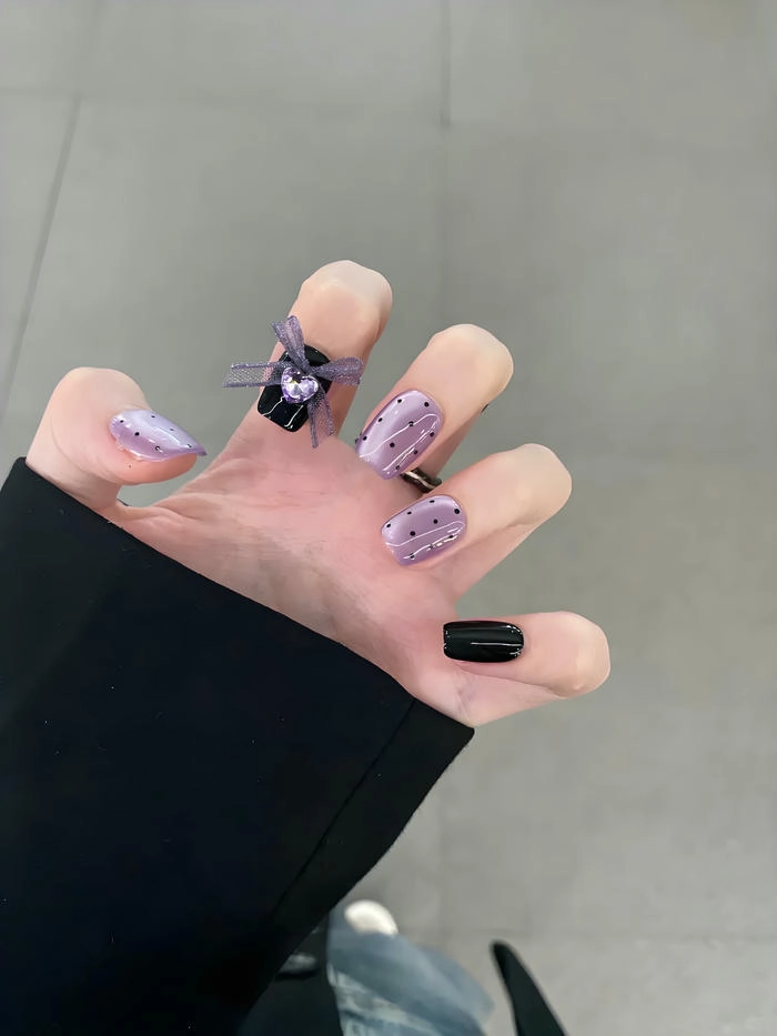 Mẫu nail đơn giản màu tím