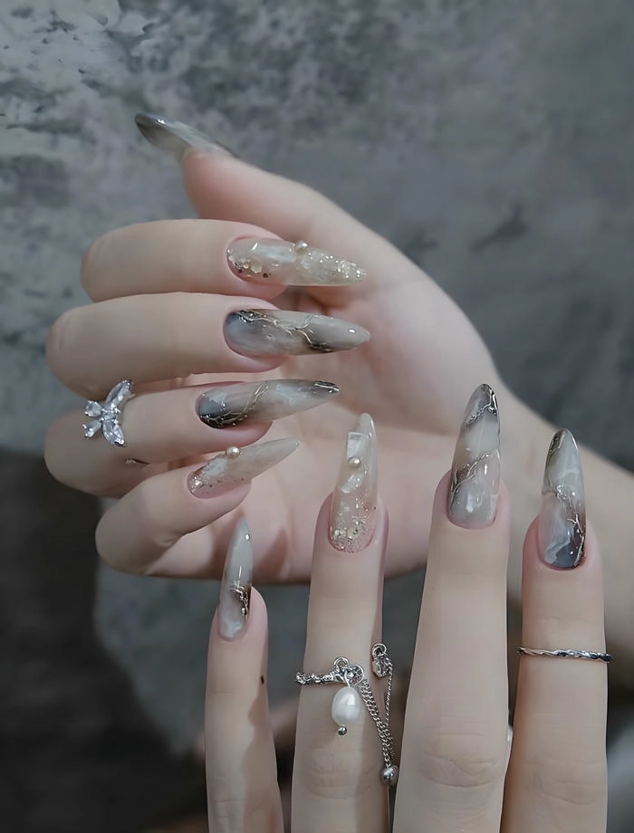 Mẫu nail loang vân đá tự nhiên