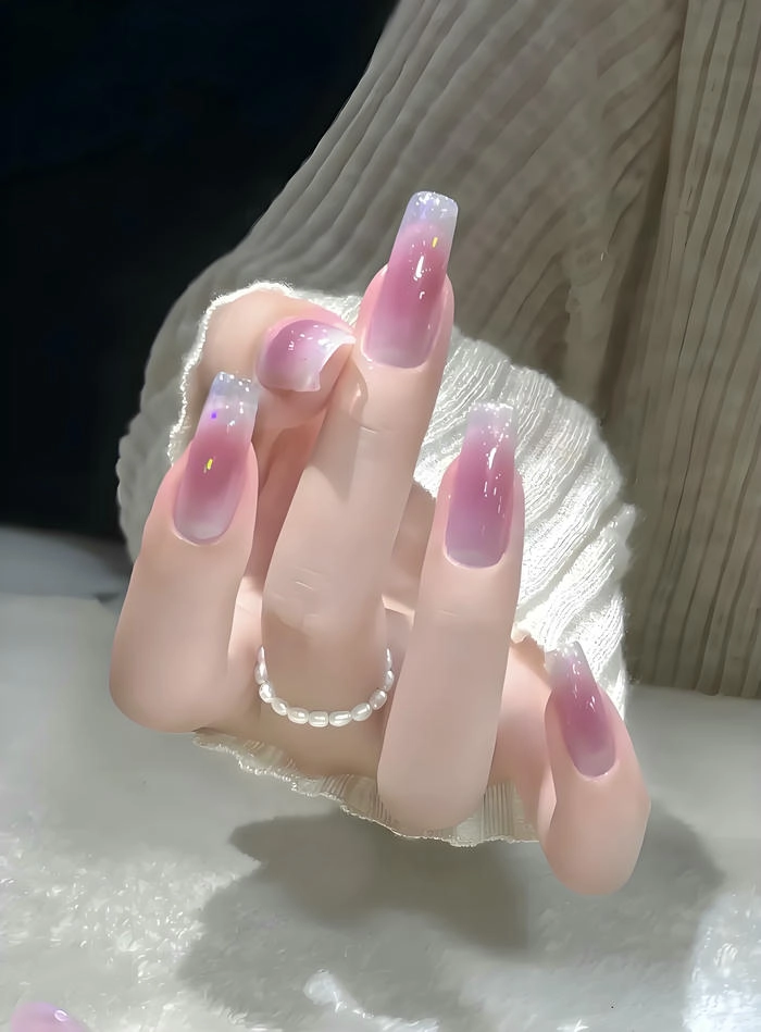 Mẫu nail màu tím xinh xắn
