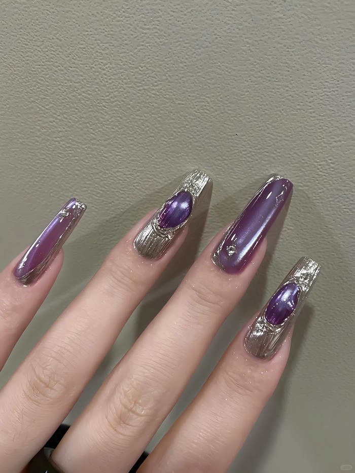 Mẫu nail tay màu tím đẹp