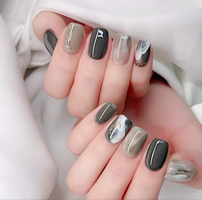 Mẫu nail vân đá đơn giản sang chảnh